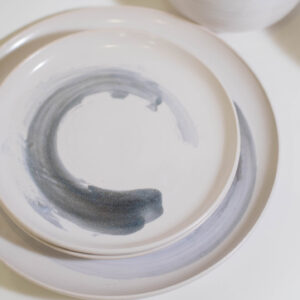 Dinner Plates (set of 2) - White with Blue Amber Swirls - Image 4