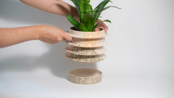 Splash Gradient UFO Plant Pot: Green, Orange, and Purple