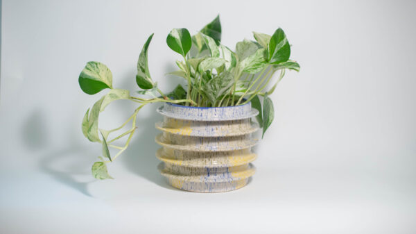 Splash Gradient UFO Plant Pot: Blue, Yellow, and Green